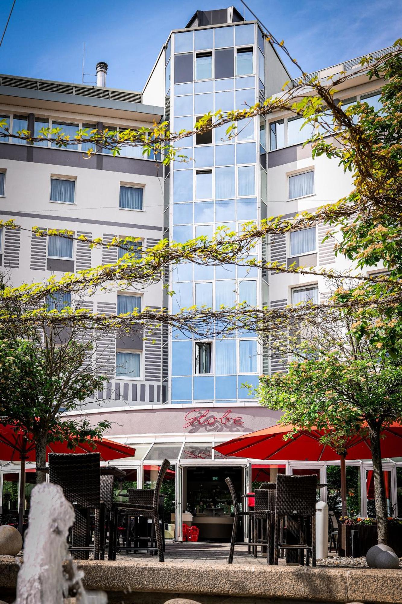 Globana Airport Hotel Шкойдиц Экстерьер фото